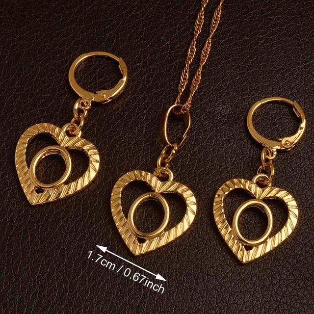 Alphabet A-Z Gold Color Heart Letters Pendant Necklace Initial for Women Girls English Letter Jewelry necklace Mymaebell.com Choose Letter O 60cm Thin Chain