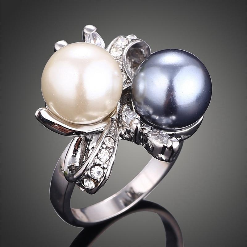 Creative Fashion Natural Double Color Simulated Pearl Rings Flower Design Ring With White &Gray Crystals Finger Rings Mymaebell.com